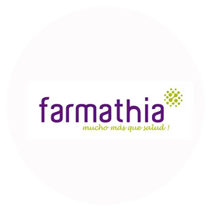 Icono de una bandera sobre una cima para representar objetivos, avance y mejora en la gestión de una farmacia independiente.